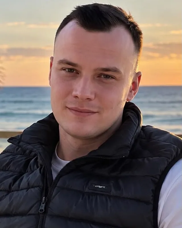 Александр Литвинов